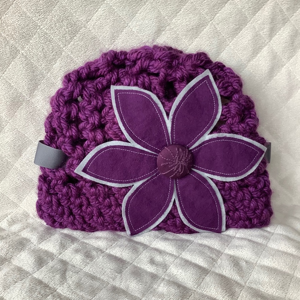 😍 Handcrafted Purple Cloche
